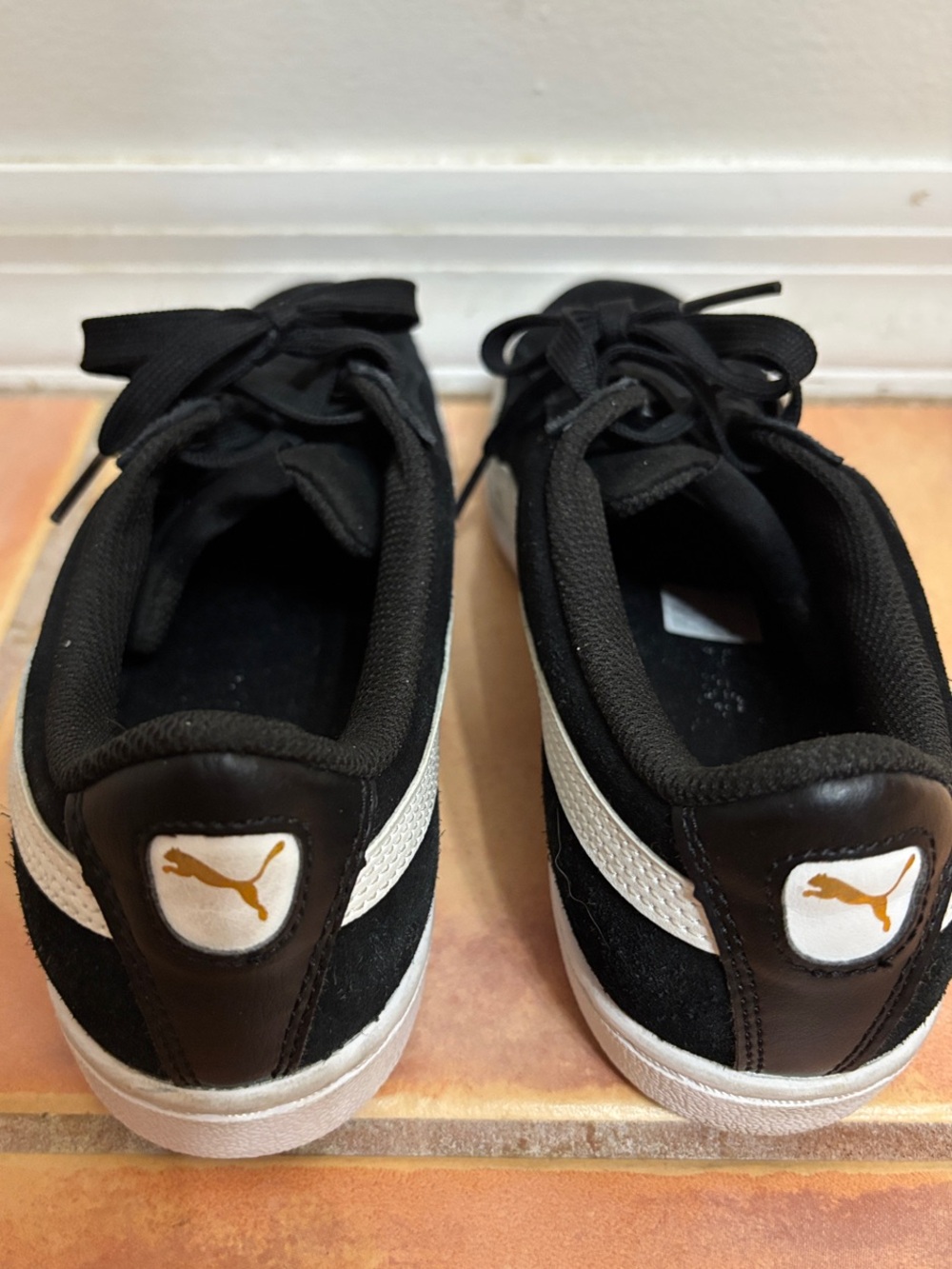 Puma Vicky Black Suede Sneakers with White Stripe SZ 8.5 - Picture 4 of 7